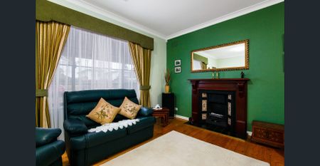 Perfectly Positioned Family Home - Photo 2