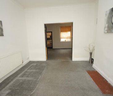 2 bedroom end of terrace house to rent - Photo 1