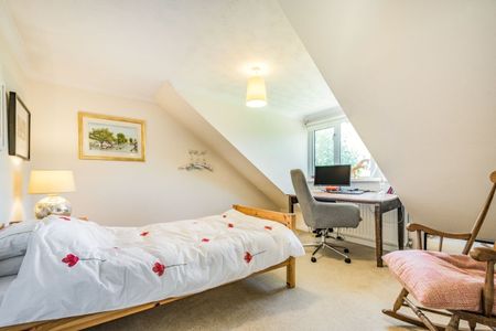 6 bedroom detached house to rent - Photo 2