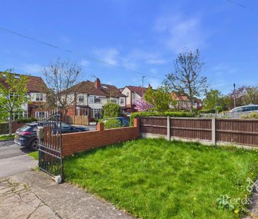 4 bedroom semi-detached house to rent - Photo 2