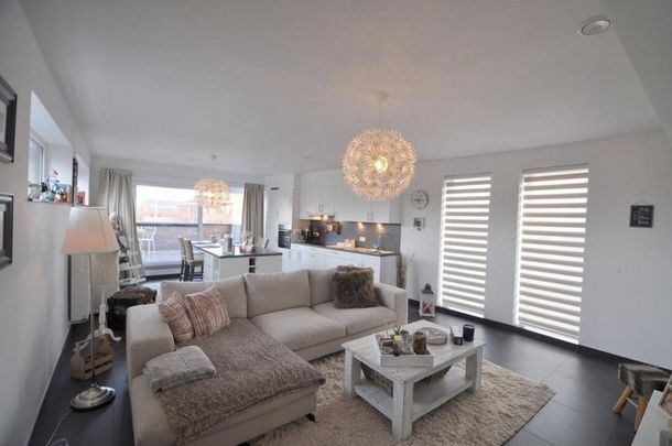 RECENT en INSTAPKLAAR Appartement met autostandplaats inbegrepen - Photo 1