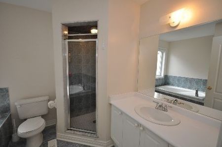 For Lease - 571 Vellore Woods Boulevard, Vaughan, Ontario - Photo 2