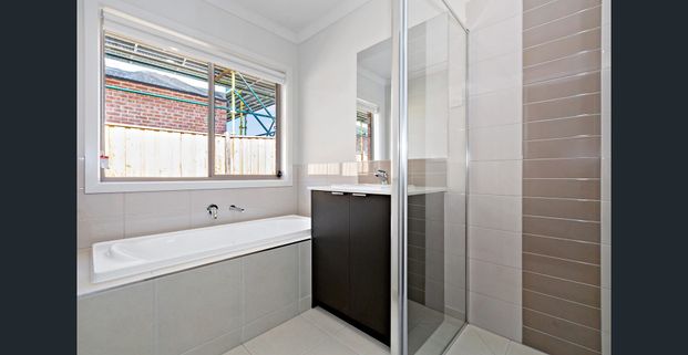 Welcome to Your Ideal Home! - Photo 1