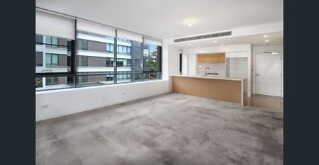 Modern two bedroom apartment in sought after location - Photo 2