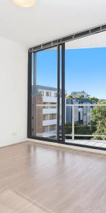 MGM MARTIN - TWO BEDROOM APARTMENT - Photo 4