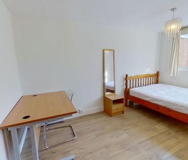 3 bedroom terraced house to rent - Photo 5