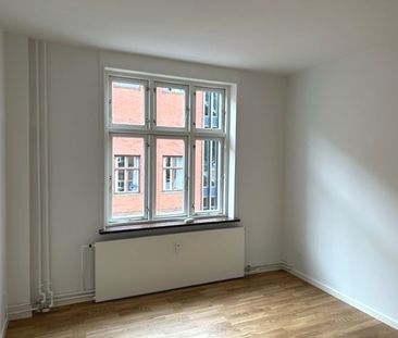 Stor 2-værelses lejlighed i hjertet af Odense - Foto 1