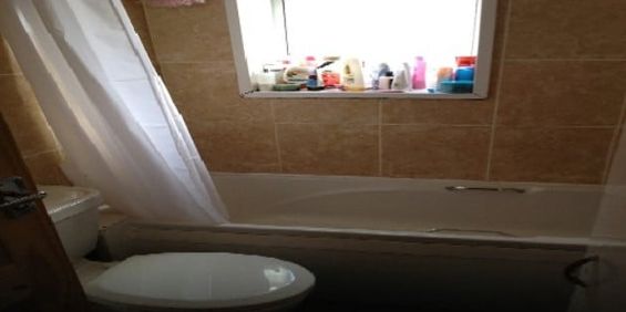 3 Bed Terraced House, Spring Grove Walk, LS6 - Photo 3