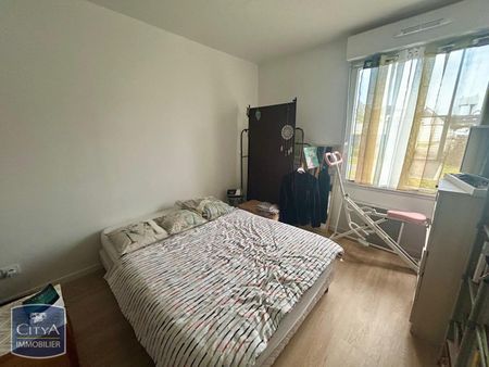 Location Appartement 3 pièces 60m² ST AUBIN LES ELBEUF 76410 - Photo 2