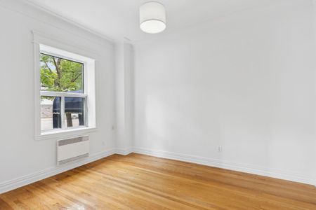 2090 Rue Sherbrooke O., Montréal (Ville-Marie), QC H3H - Photo 4