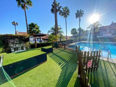 4 room luxury House for rent in Marbella, Andalusia - Photo 4