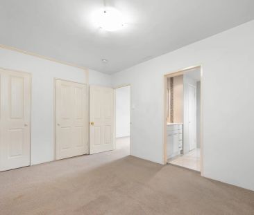 Stylish One-Bedroom Apartment in the Heart of Coorparoo - Photo 1