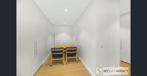 Fully Furnished 2 Bedroom Plus study In Heart of Darling Square - Photo 1