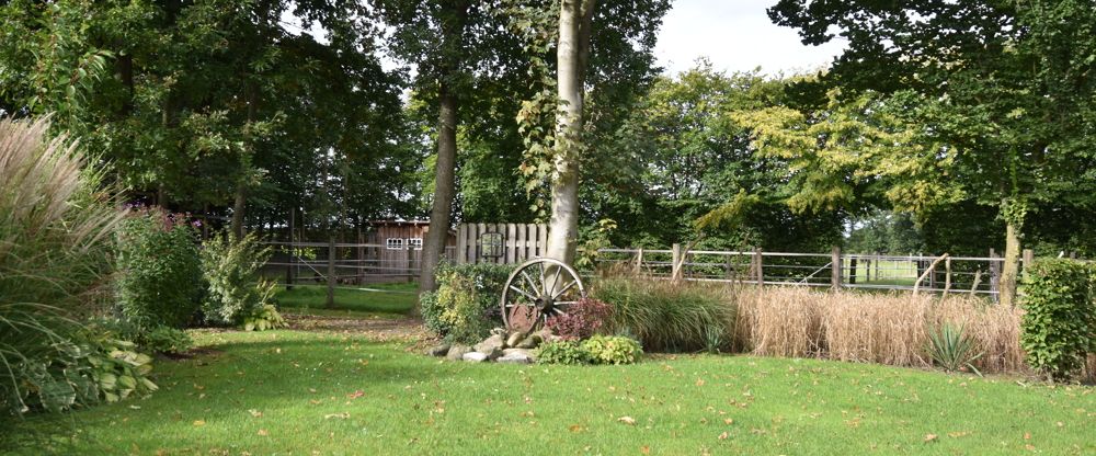 Idyllisches Wohnen auf dem Land – Charmante Erdgeschosswohnung mit Einbauküche und Garten in Augustendorf - Foto 1