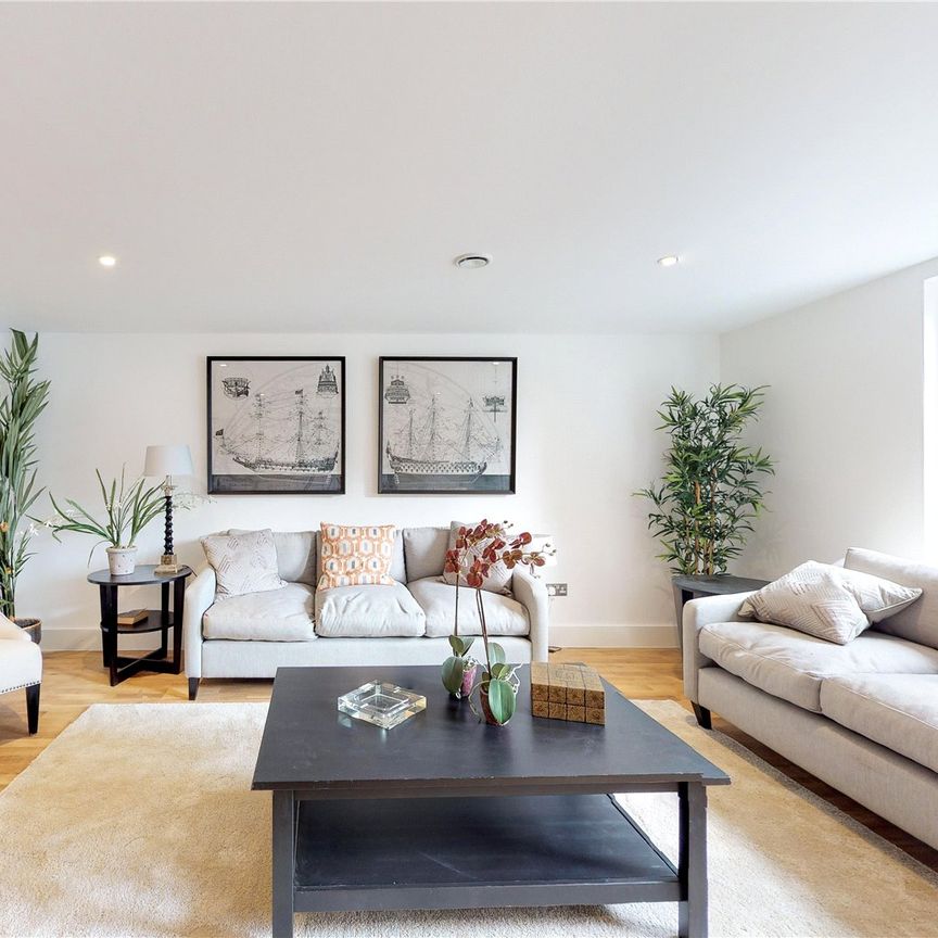 Tower Bridge Road, London, SE1 4TL - Photo 1