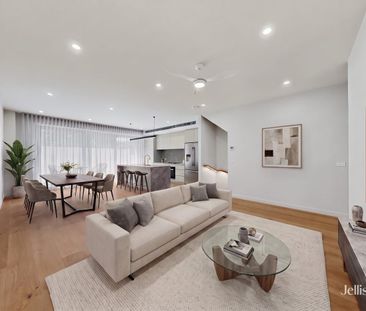 EXCEPTIONAL LUXURY LIVING – DESIGNED TO IMPRESS - Photo 1