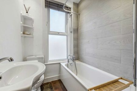 Bruce Road, CR4, London - Photo 4