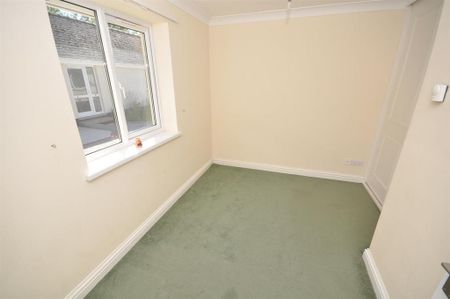 2 bedroom detached bungalow to rent - Photo 4