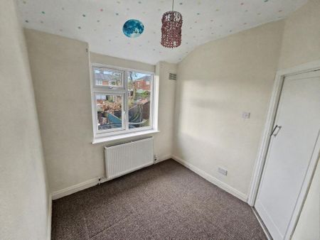 2 bedroom semi-detached house to rent - Photo 5