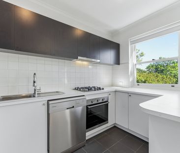 Refreshed Two Bedroom Home in Prime Malvern East Location - Photo 5