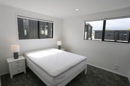 MERIVALE – 2 BEDROOM, 1 BATHROOM - Photo 3