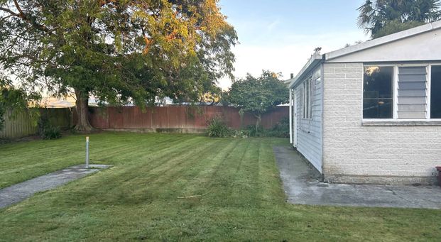 3 Bed, Lansdowne - Photo 1