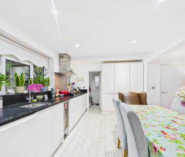 4 bedroom detached house to rent - Photo 5