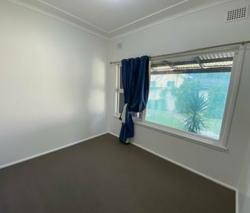 2 Bedroom Flat - Photo 2