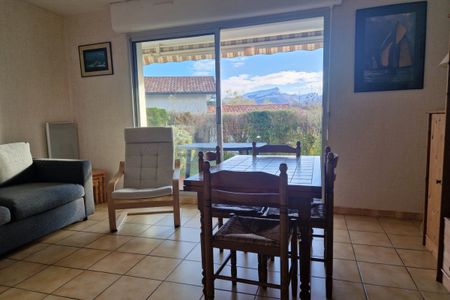 A LOUER - Appartement 2 PIECES 44 m2 - Terrasse et petit jar - Photo 2