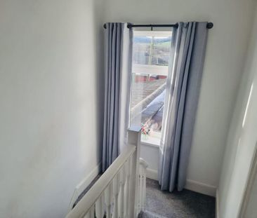 4 bedroom terraced house to rent - Photo 6