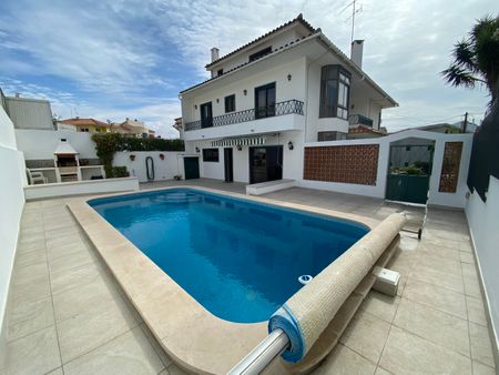 Furnished family house with swimming pool in a quiet residential area of Parede - Photo 4