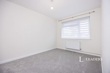 2 bedroom apartment to rent Berkeley Court, London Road, GU1 - Photo 5