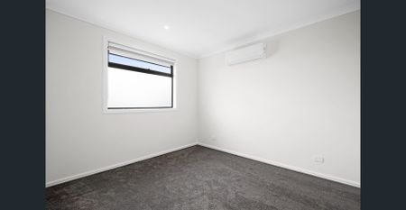 Sophisticated Living in Glen Iris - Photo 3