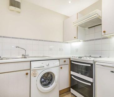 Studio to rent - Photo 2