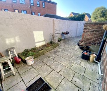 2 bedroom flat to rent - Photo 6