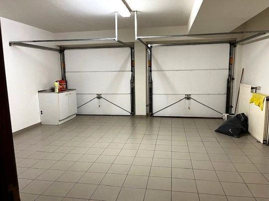 Groot appartement met garage en 1 slaapkamer - Foto 1