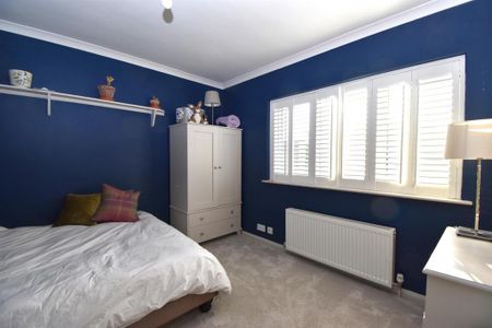 4 bedroom detached house to rent - Photo 5