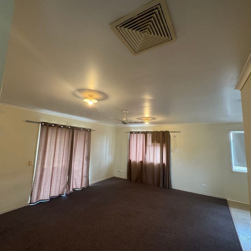 Spacious 3-Bedroom Home with Stunning Views! - Photo 1