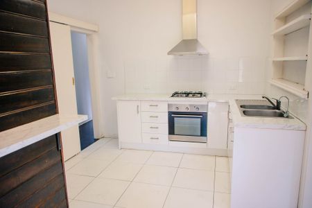 96 Blackburn Road, Doncaster East - Photo 2