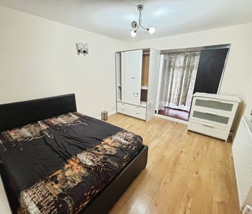 Etton Close, Hornchurch, RM12 - Photo 5