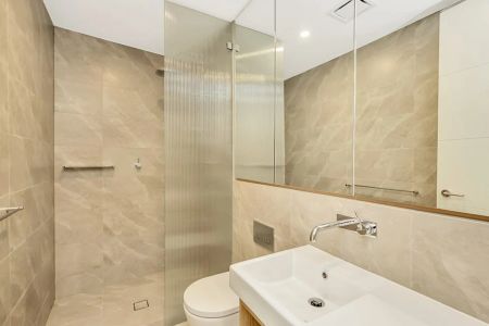 Stunning Brand New Apartment - Photo 4