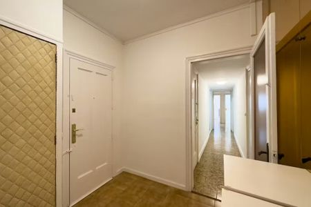 Carrer de Descartes, Barcelona, Catalonia 08006 - Photo 5