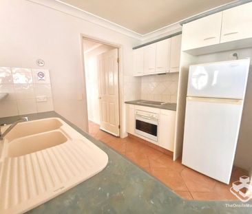 Fully Furnished 3 Bedroom Villa Within Peaceful Gated Community - Photo 4
