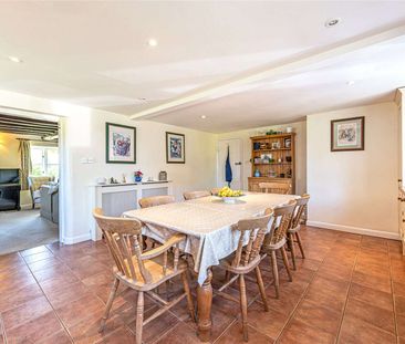 High quality modern farmhouse with wonderful garden and office/stud... - Photo 3