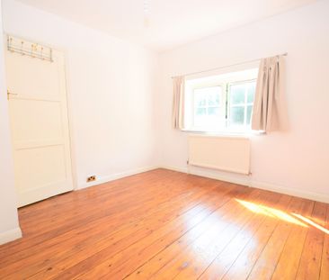 2 bedroom end of terrace house to rent - Photo 4