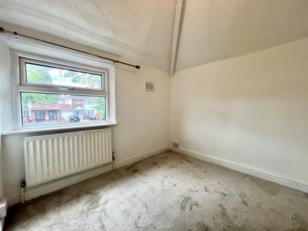 3-Bedroom Semi-Detached House - Photo 4