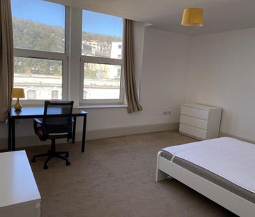 1 bedroom in a house share to rent - Photo 5