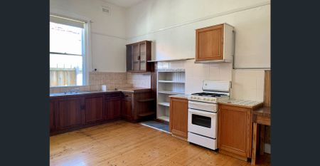 Come Live In The Heart Of Coburg - Spacious Family Living in a Prime Location - Photo 3