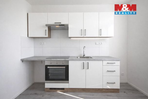 Pronájem bytu 1+1 37 m² - Photo 1