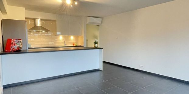 Appartement te huur in Kortrijk voor € 690 met 1 slaapkamer - Photo 1